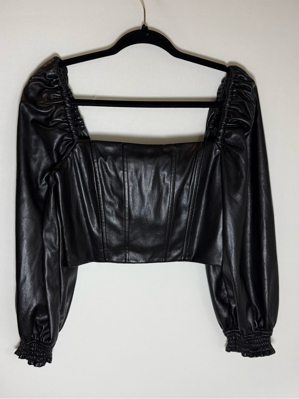 Alice + Olivia Bronte Black Faux Deather Puff Sleeve Crop Top • Women’s Size 10